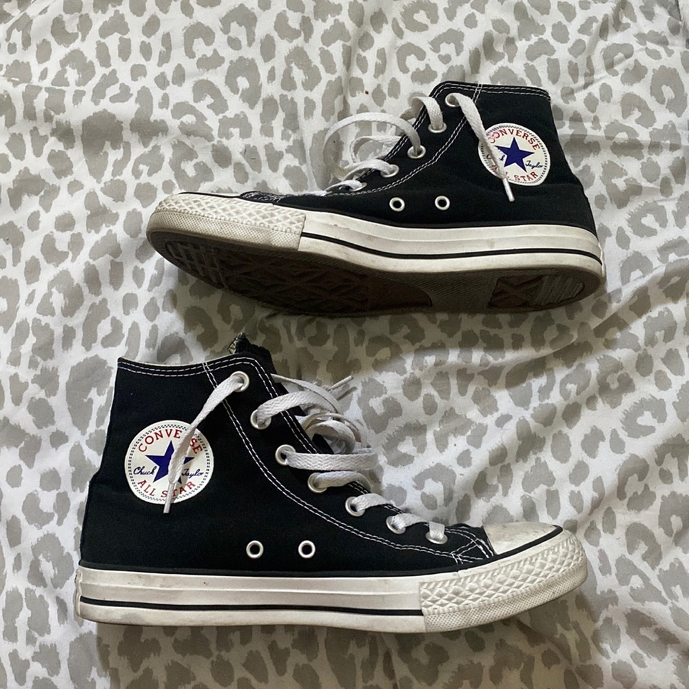 Womens 7.5 Black High Top Converse